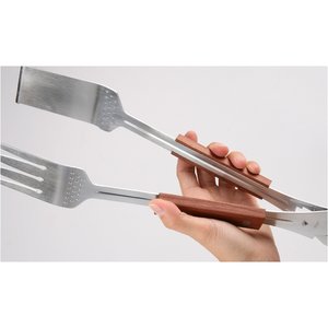 Additional Image 4 - a hand holding a spatula and a spatula