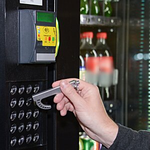 Additional Image 5 - a hand holding a grey object