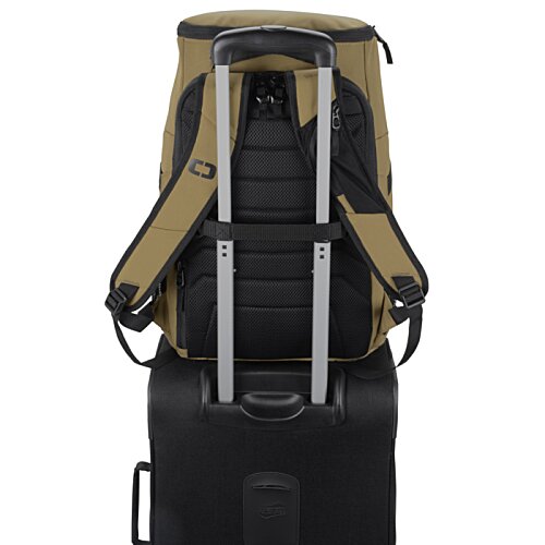 Additional Image 5 - a back of a backpack