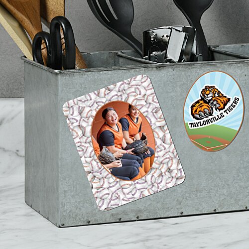 Additional Image 6 - a grey box with a sticker on it
