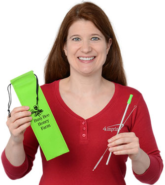 Jennifer holding the Stainless Steel Straw Set