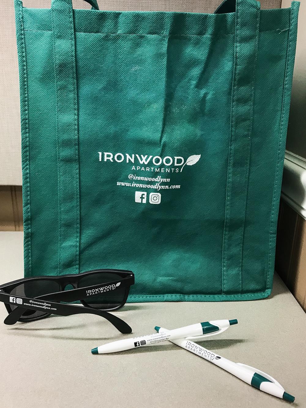 Customer photo from Bianca of our Javelin Pen, a green bag with sunglasses and pen
